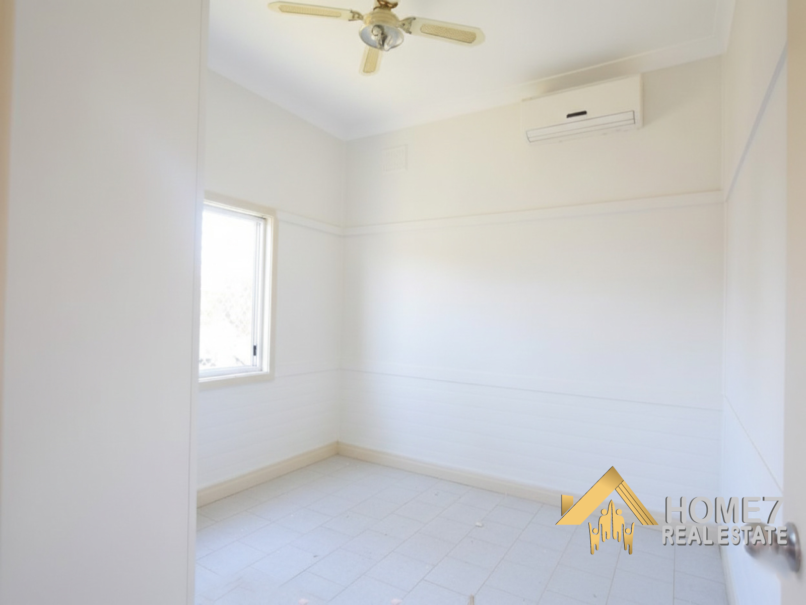 11 Greenacre road, Greenacre NSW 2190 (10).jpg