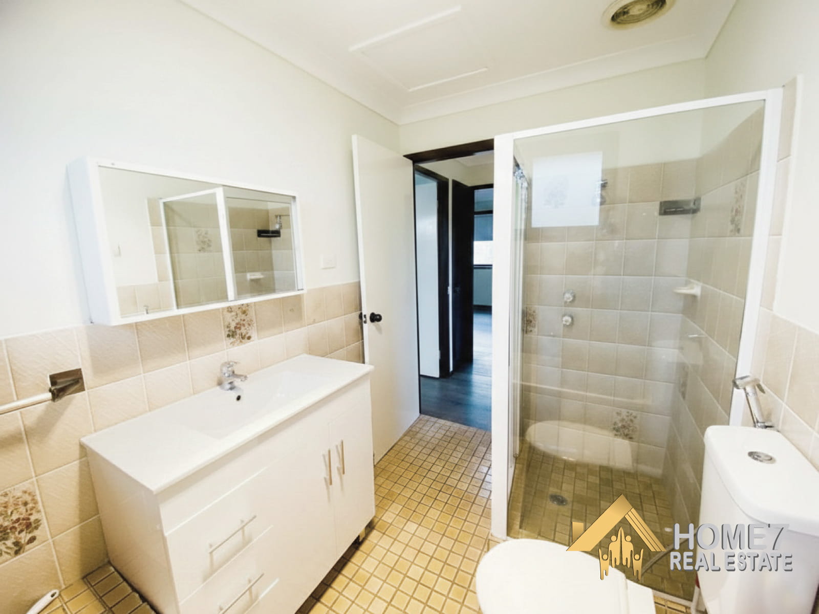 14-31 Calabro Avenue Lurnea NSW 2170 (10).jpg