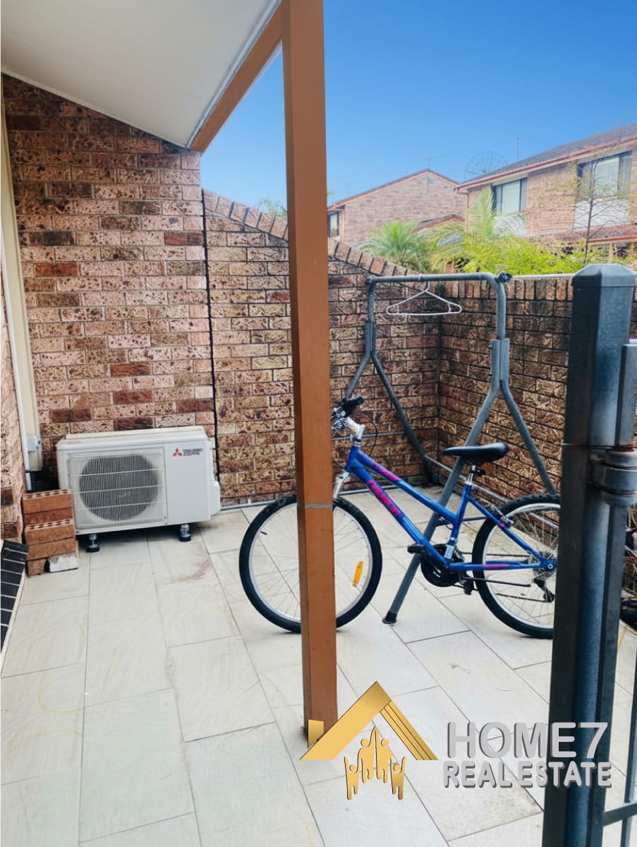 14-31 Calabro Avenue Lurnea NSW 2170 (11).jpg