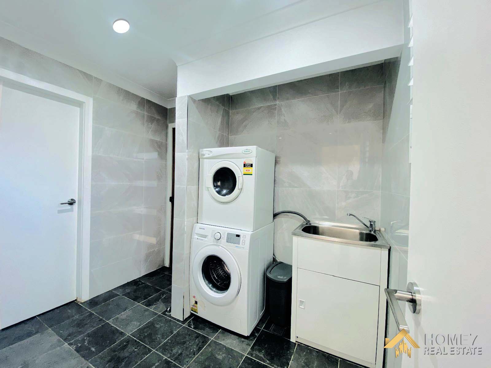 16 Myra Place, Ingleburn NSW 2565 (8).jpg