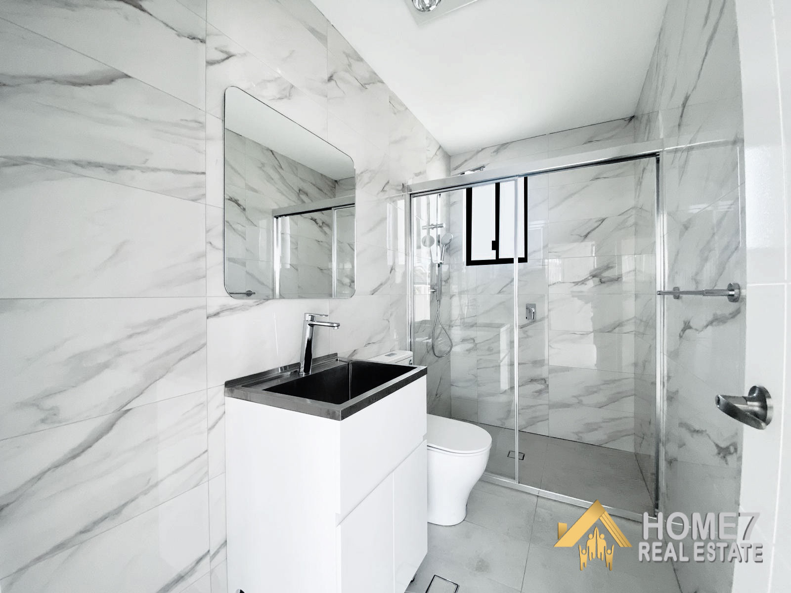 18 Greenacre road, Greenacre NSW 2190 (10).jpg