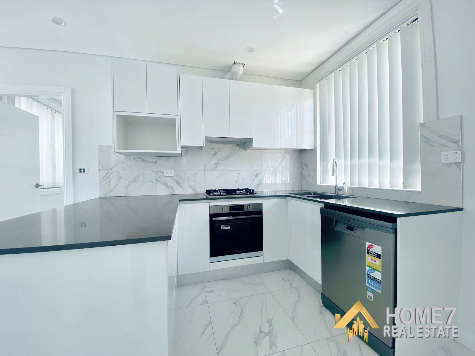 18 Greenacre road, Greenacre NSW 2190 (3).jpg