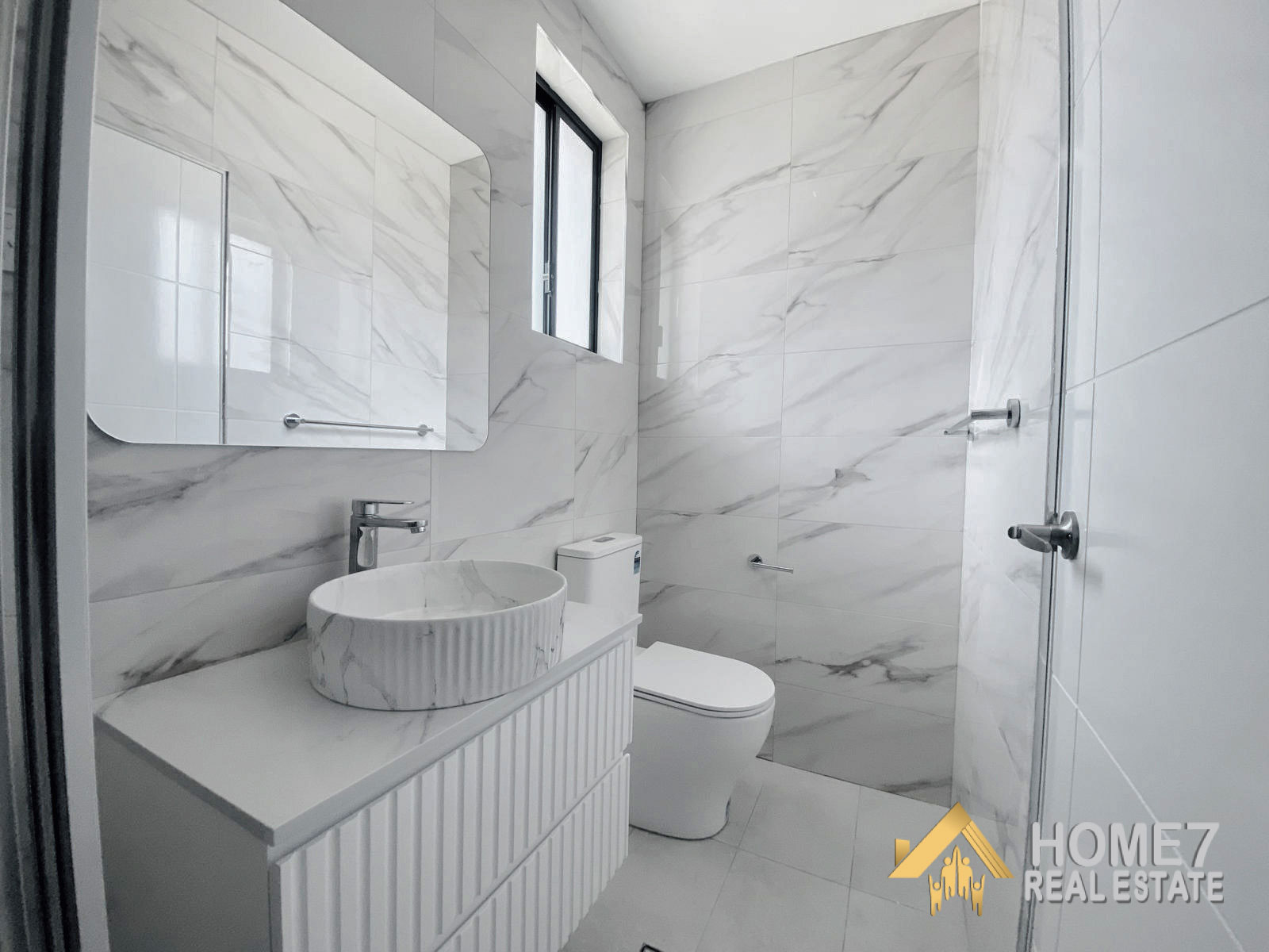 18 Greenacre road, Greenacre NSW 2190 (4).jpg