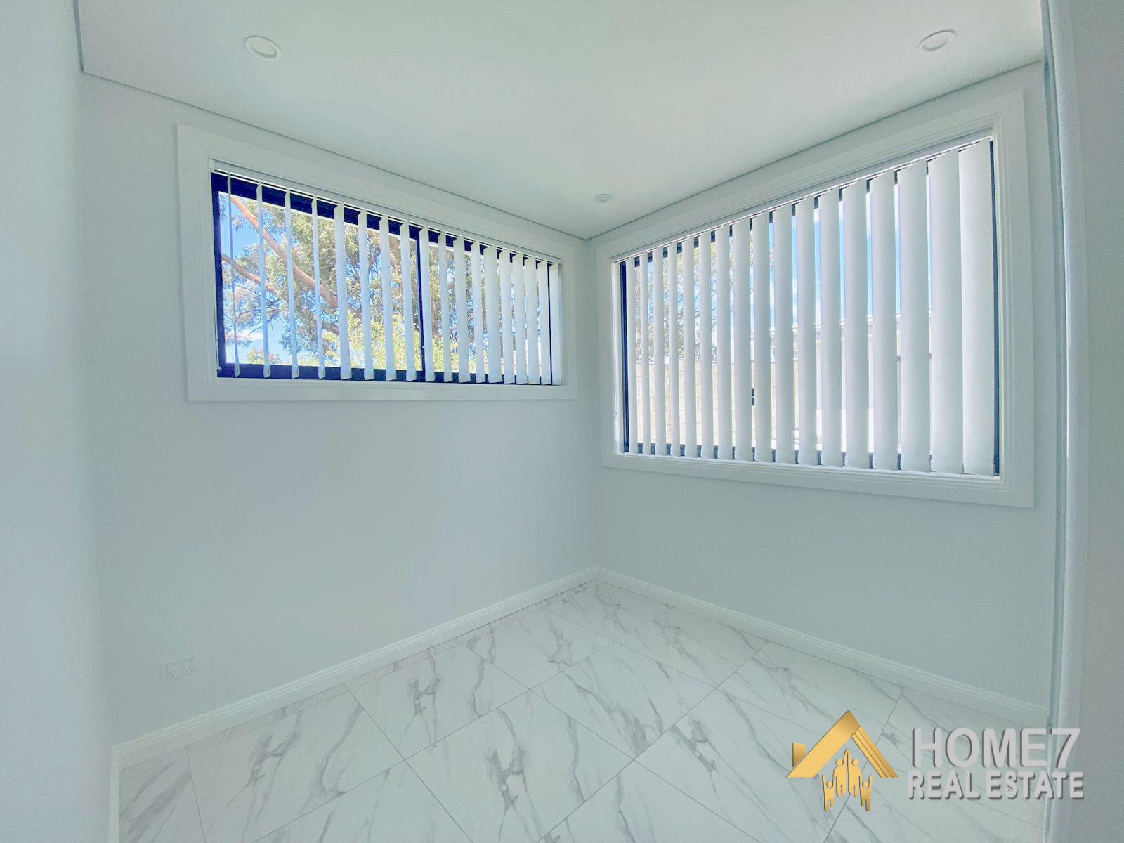 18 Greenacre road, Greenacre NSW 2190 (7).jpg