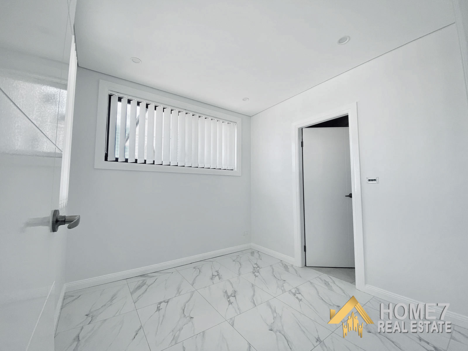 18 Greenacre road, Greenacre NSW 2190 (8).jpg