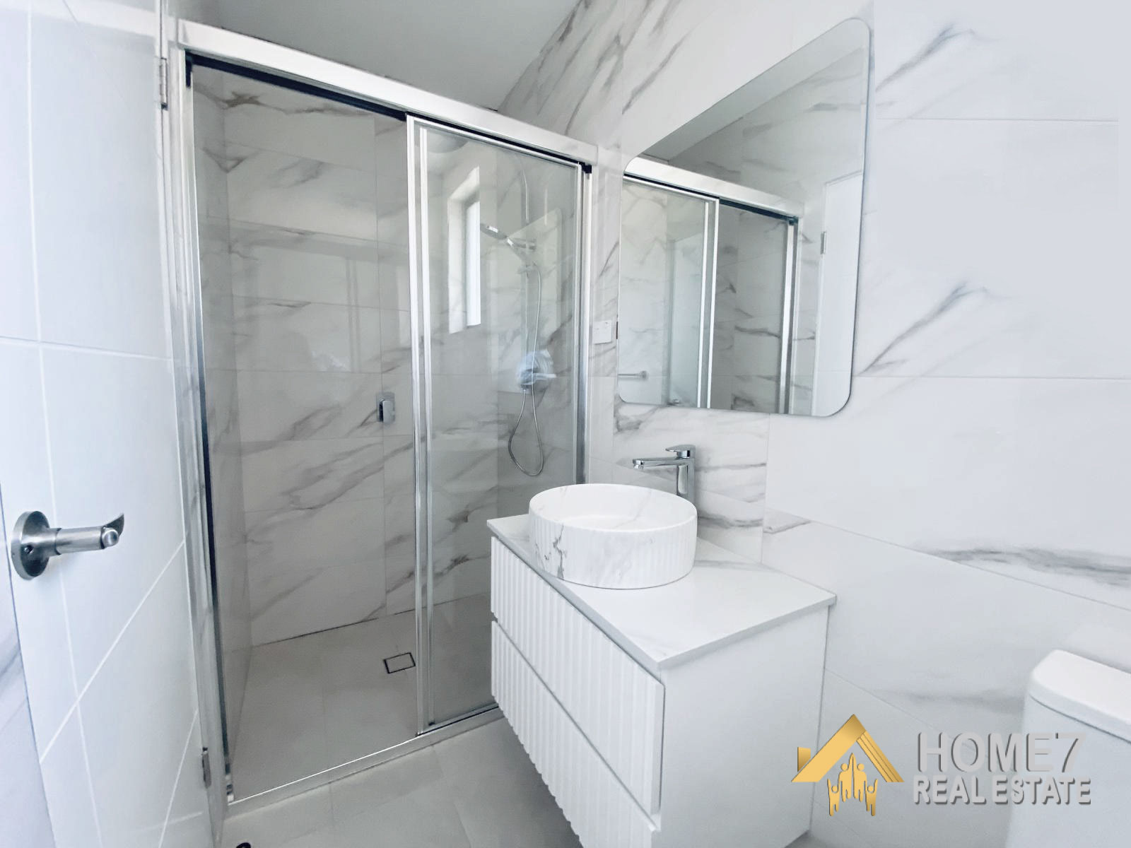 18 Greenacre road, Greenacre NSW 2190 (9).jpg