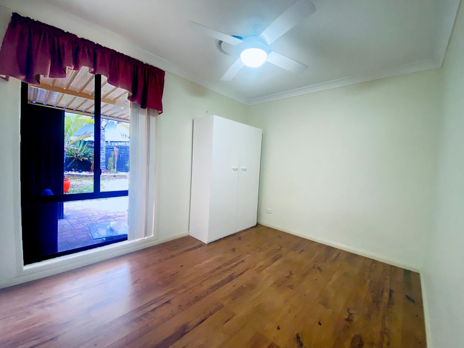 1A Burkhart Place Minto 2566 (2).jpeg