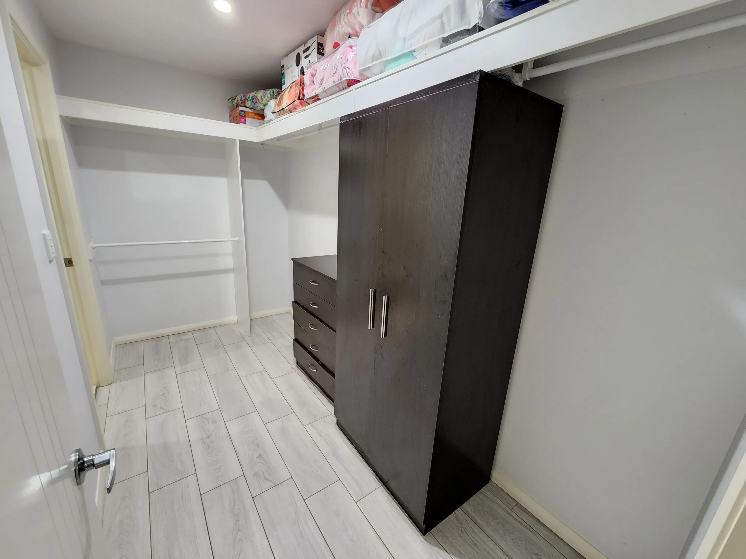 2-49-lachlan-street-warwick-farm-nsw-2170 (4).webp