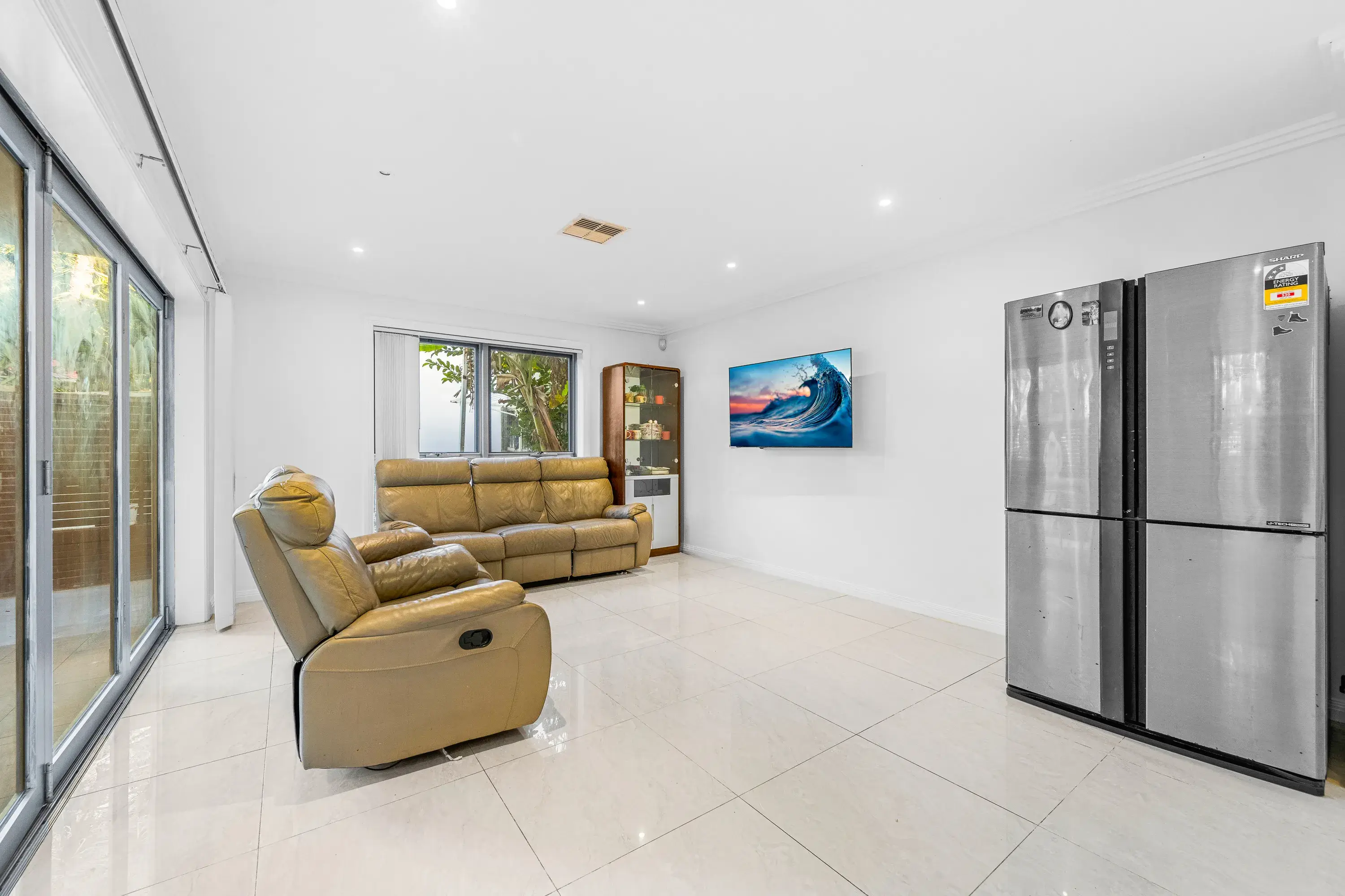 2 Sanananda Road, Holsworthy, NSW 2173 (5).webp