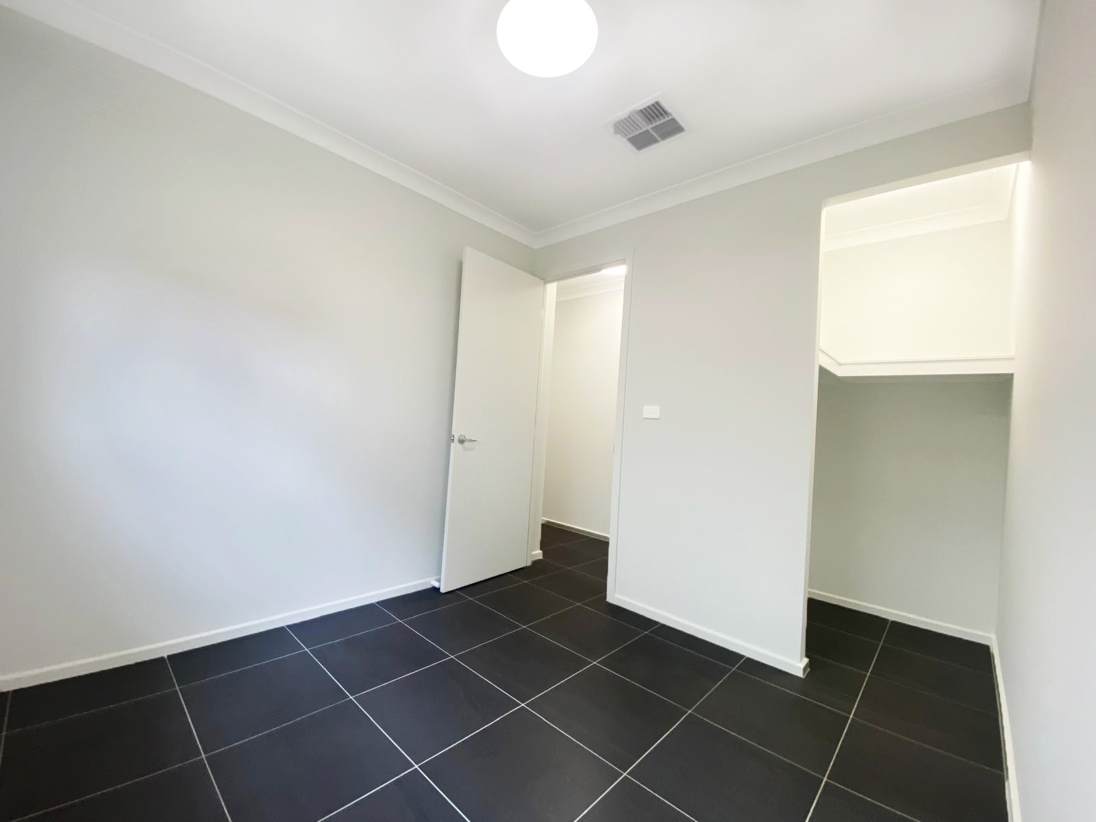 20A Roald Place, Leumeah, NSW 2560 (8).jpeg