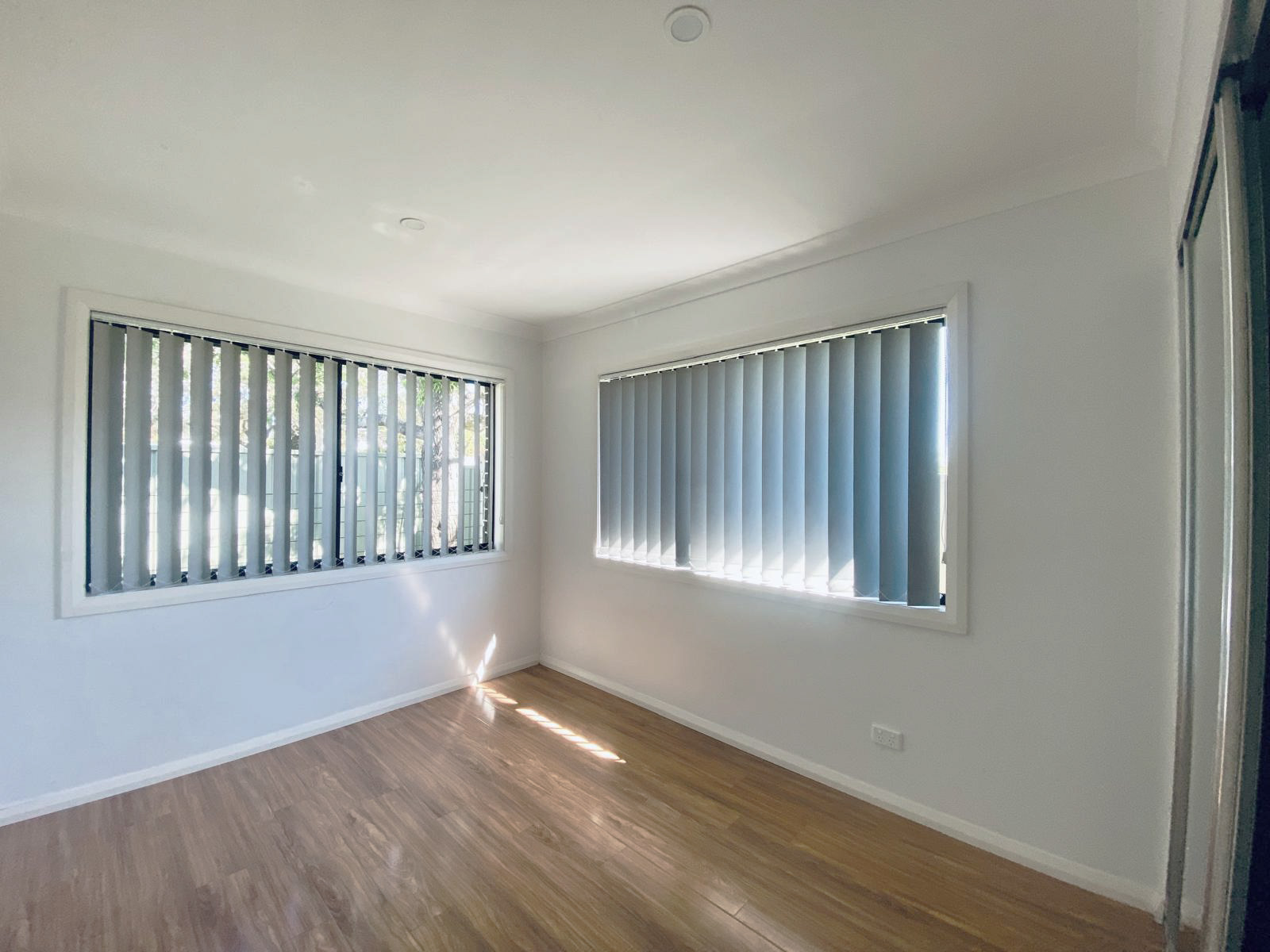 22A Tallawarra Road Leumeah NSW 2560 (7).jpg