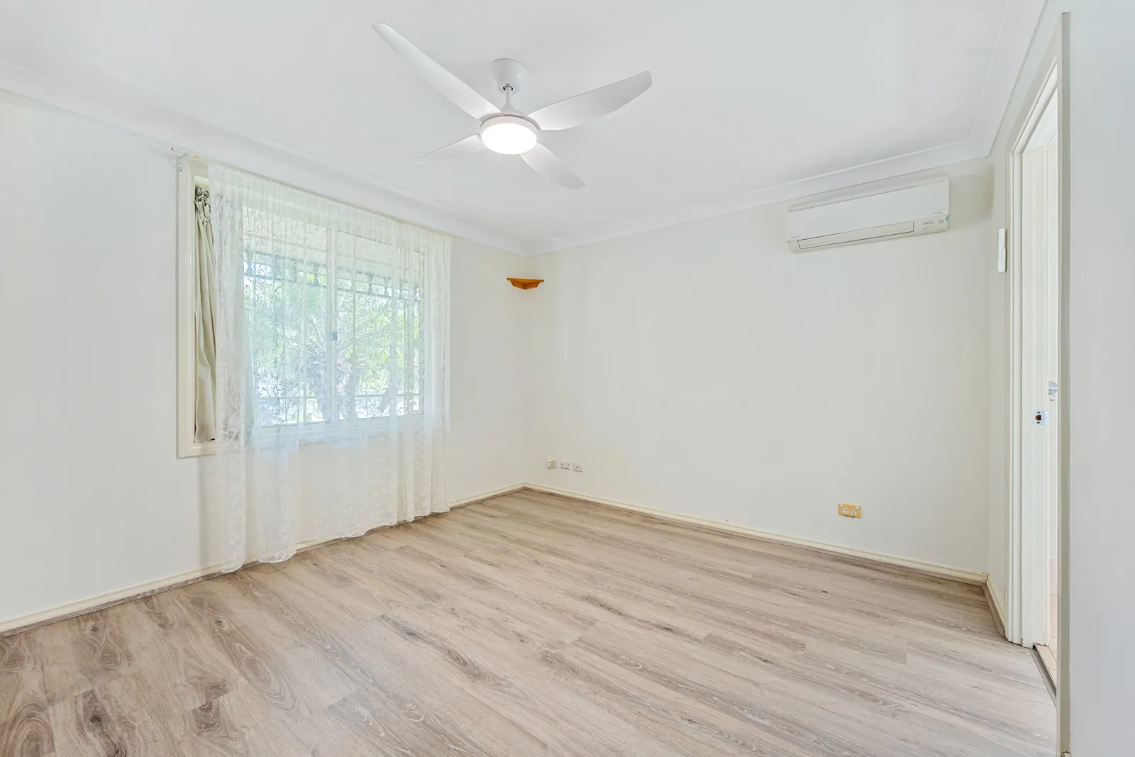 24 Daintree Drive, Wattle Grove, NSW 2173 (12).webp