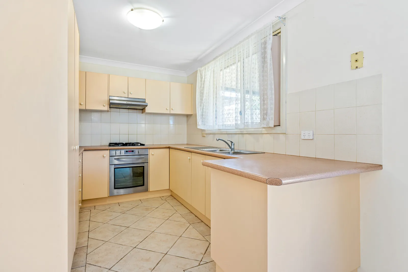 24 Daintree Drive, Wattle Grove, NSW 2173 (9).webp