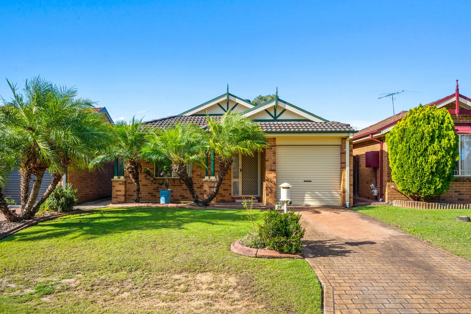 24 Daintree Drive, Wattle Grove, NSW 2173.webp
