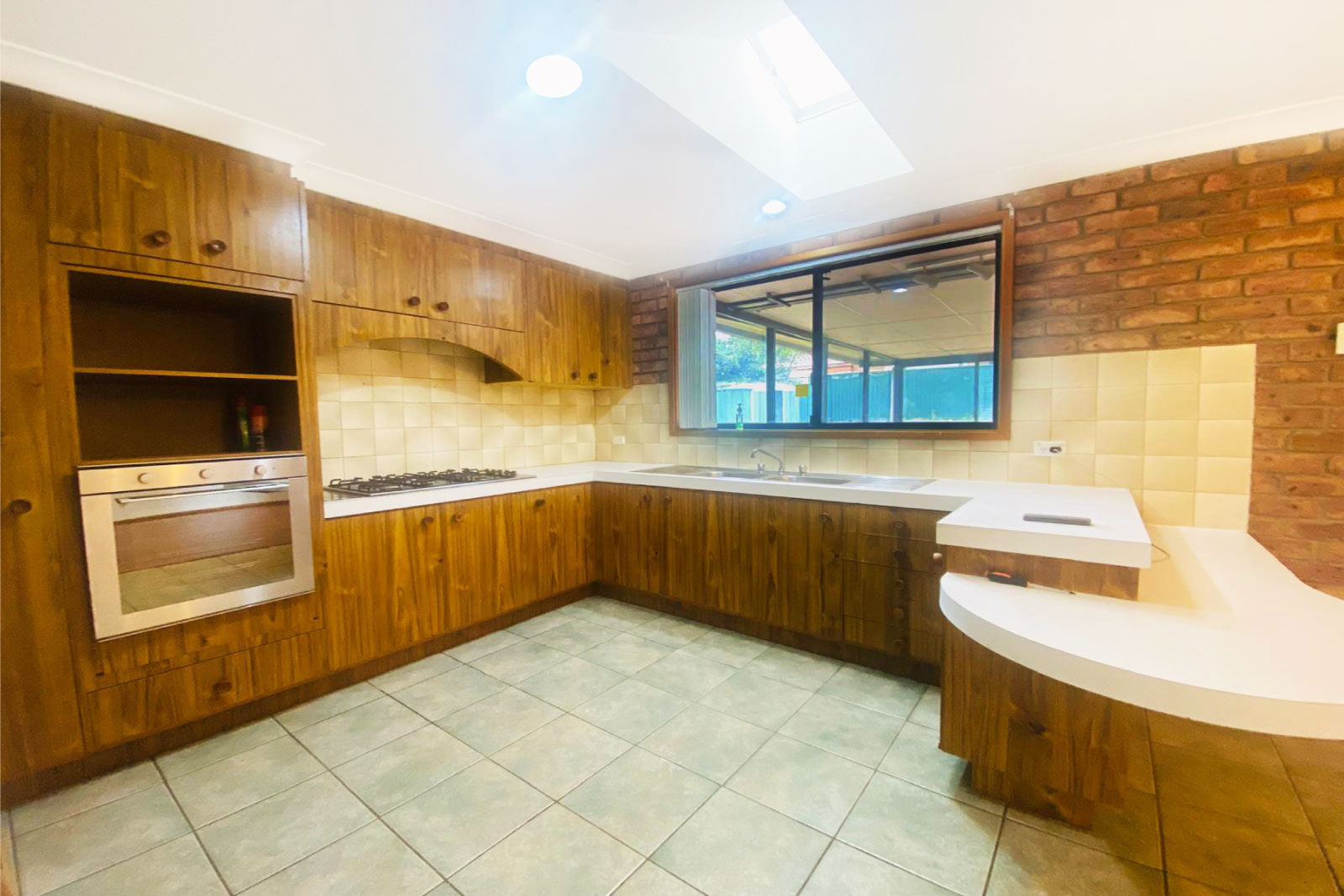 31 Boythorn Avenue, Ambarvale, NSW 2560 (2).jpg