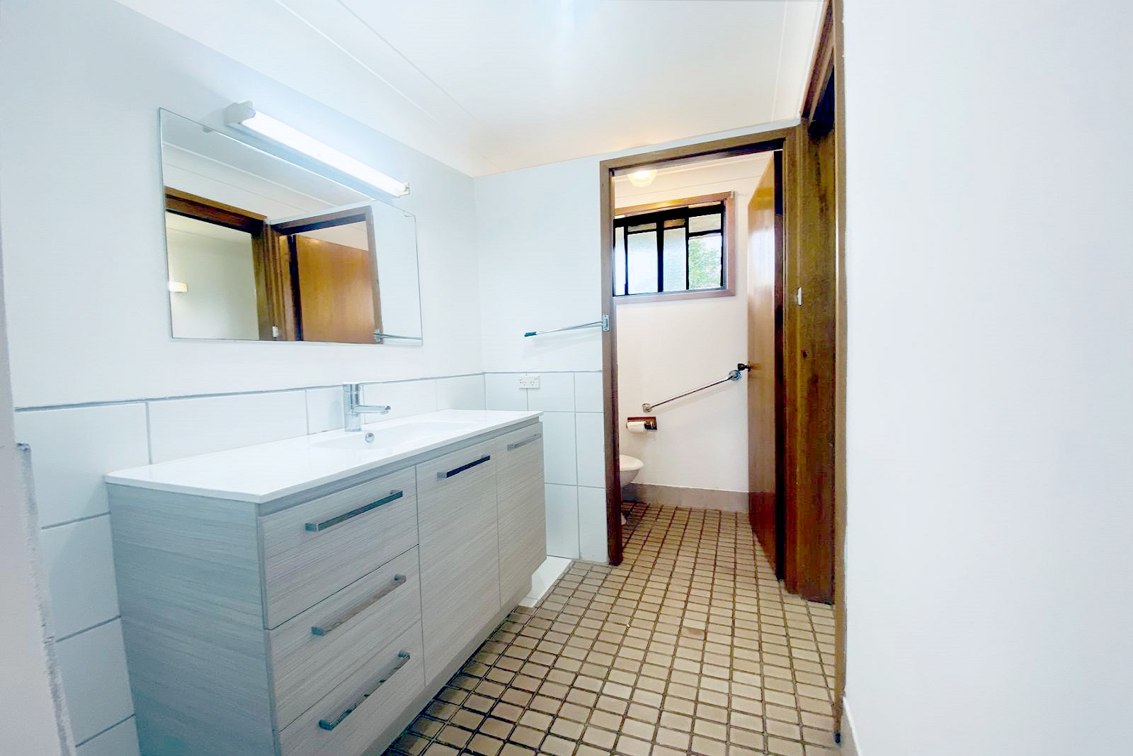 31 Boythorn Avenue, Ambarvale, NSW 2560 (3).jpg