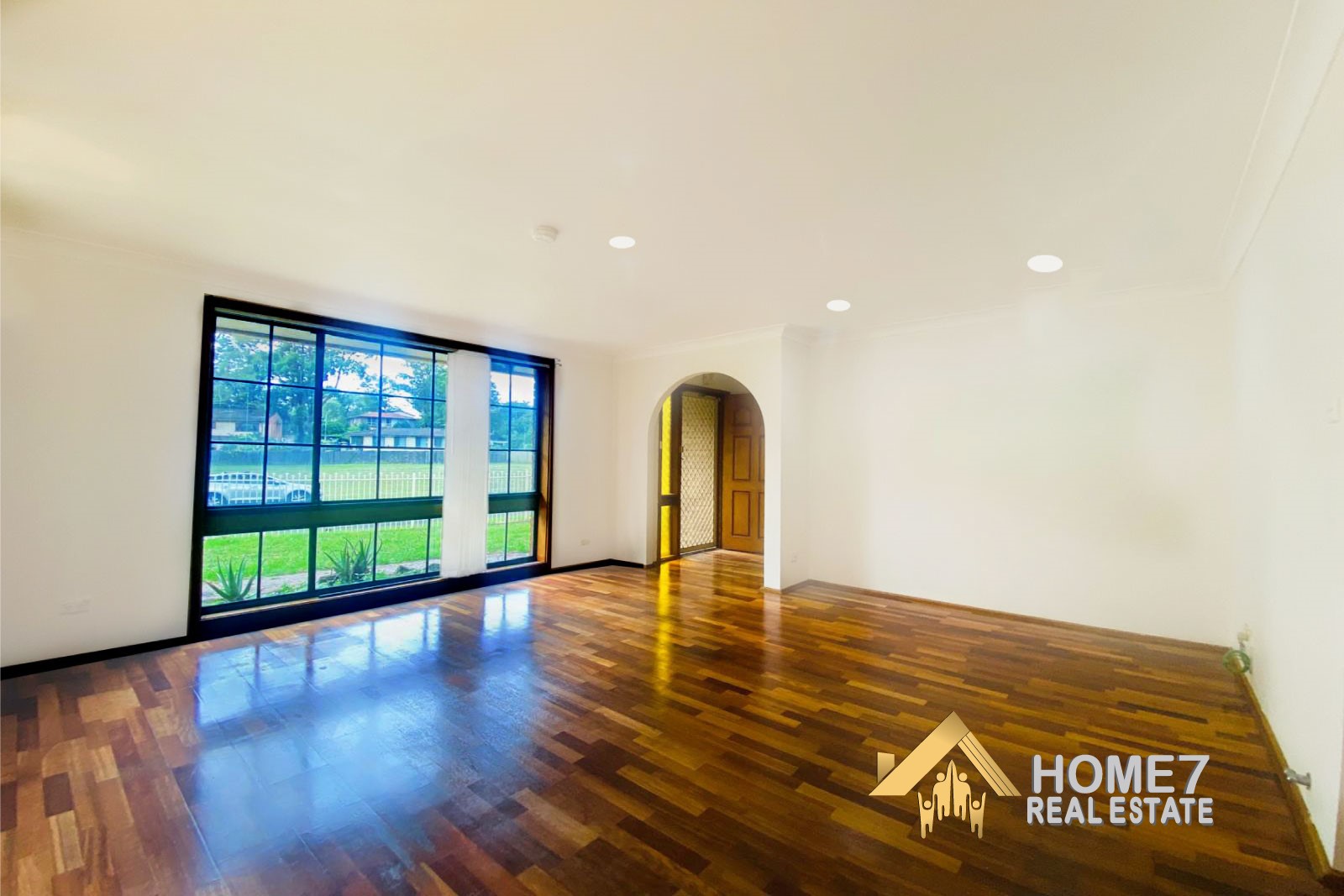 31 Boythorn Avenue, Ambarvale, NSW 2560 (4).jpg