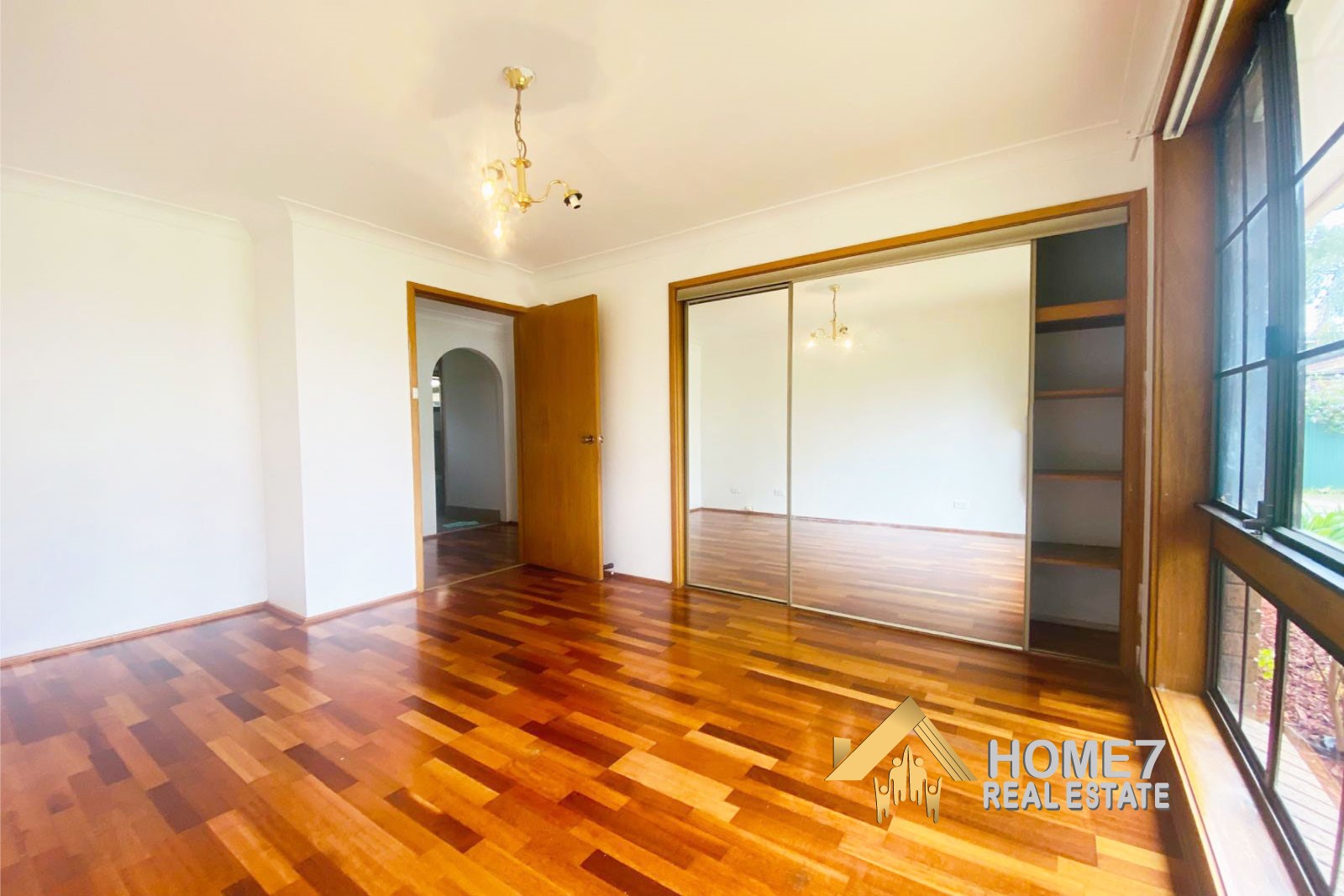 31 Boythorn Avenue, Ambarvale, NSW 2560 (6).jpg