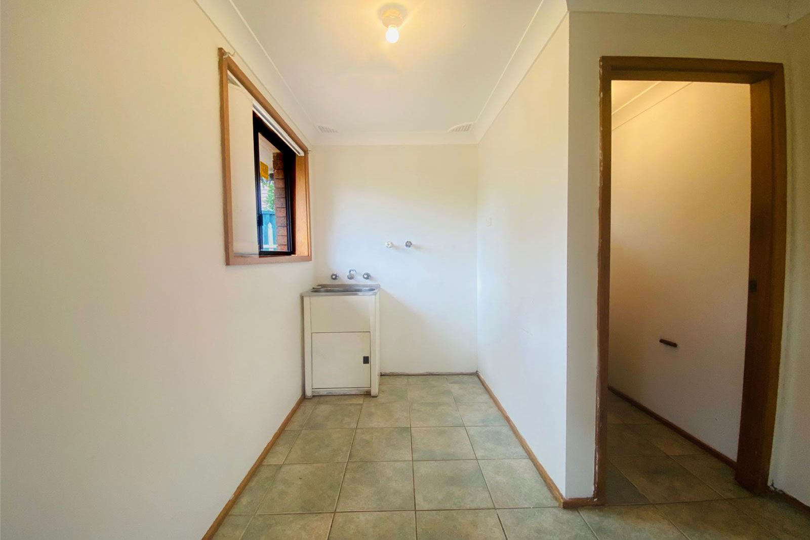 31 Boythorn Avenue, Ambarvale, NSW 2560 (9).jpg