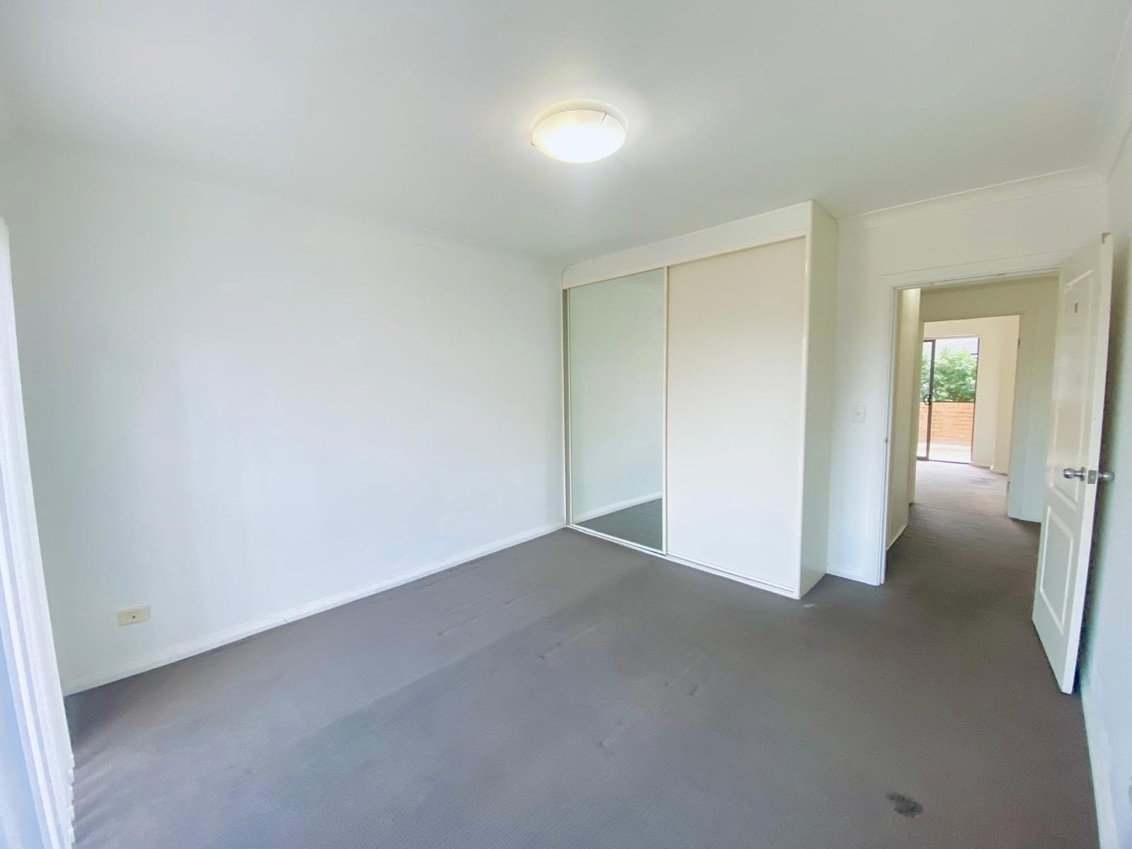4-5-7-cornelia-road-toongabbie-nsw-2146 (9).jpg