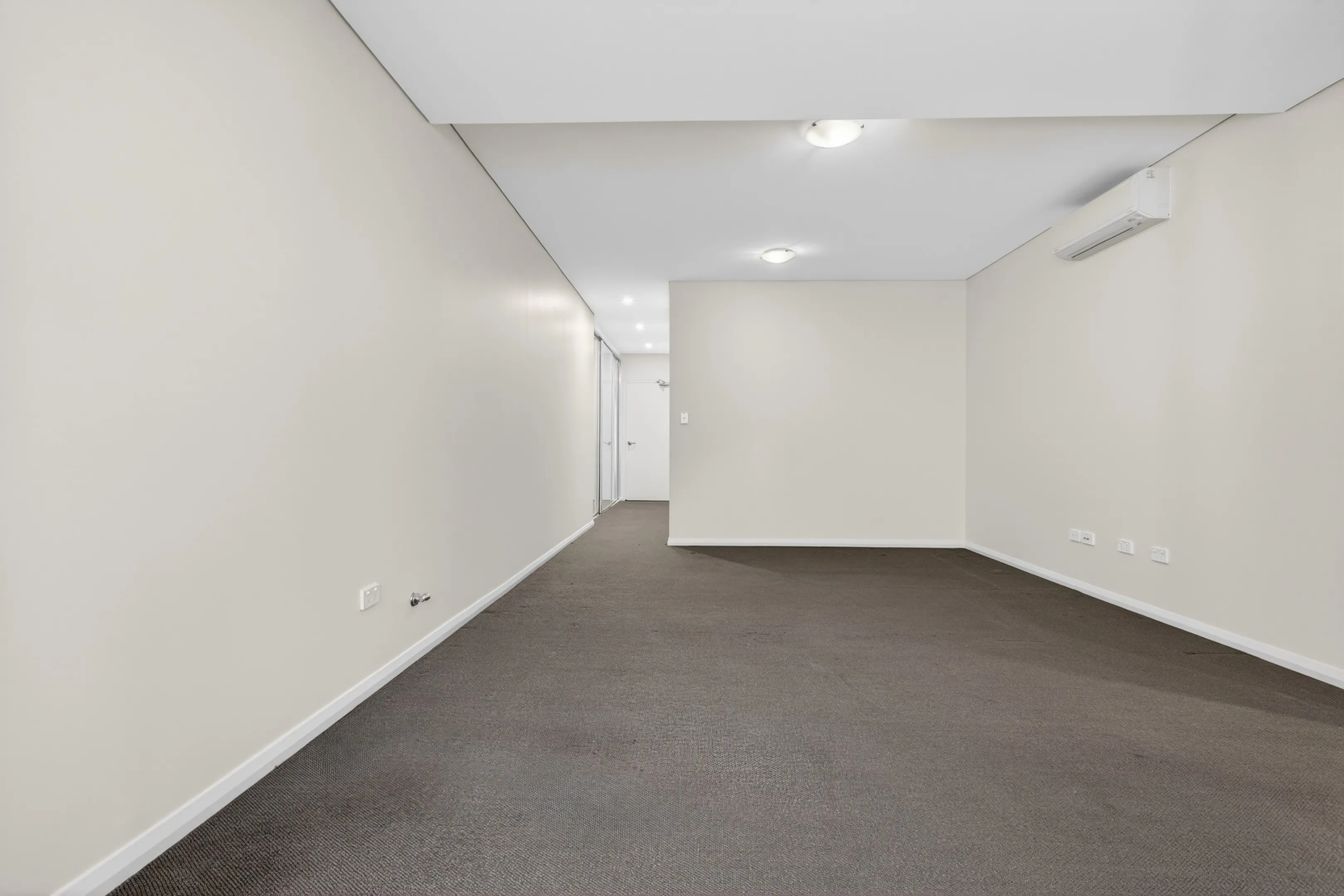 4 Castlereagh Street Liverpool NSW 2170 (7).webp