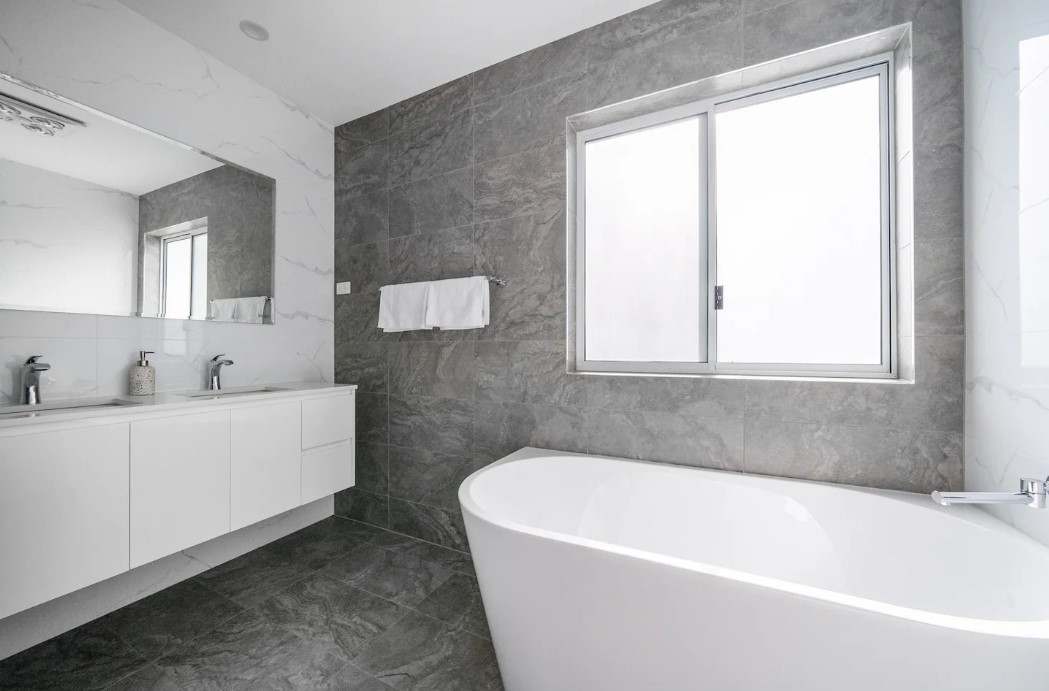 40 Chinnocks Avenue Campbelltown NSW 2560  Home7 Real Estate 13.jpg