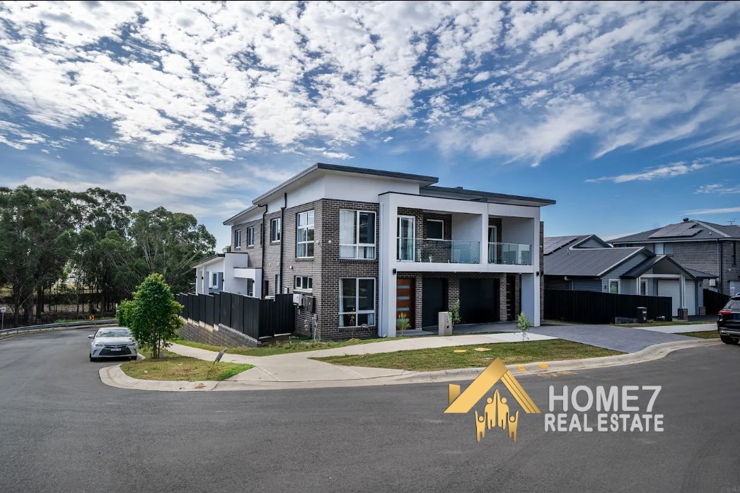 40 Chinnocks Avenue Campbelltown NSW 2560  Home7 Real Estate 21.jpg