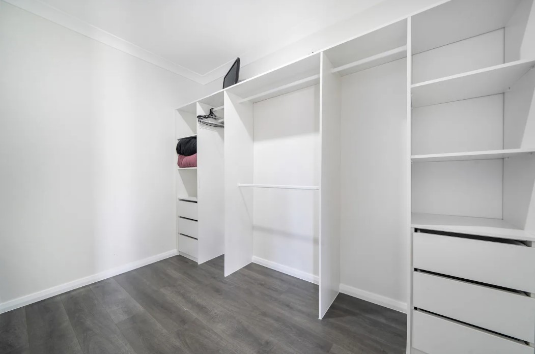 40 Chinnocks Avenue Campbelltown NSW 2560  Home7 Real Estate 7.jpg