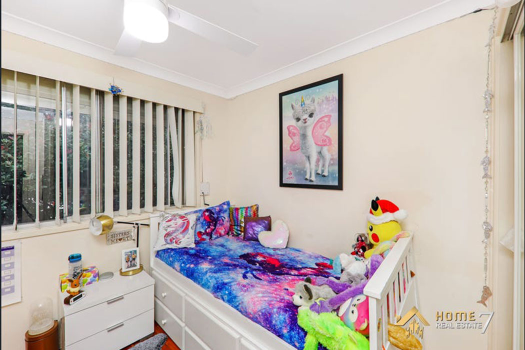 41-Birdsville-Crescent-Leumeah-NSW-2560-04.jpg