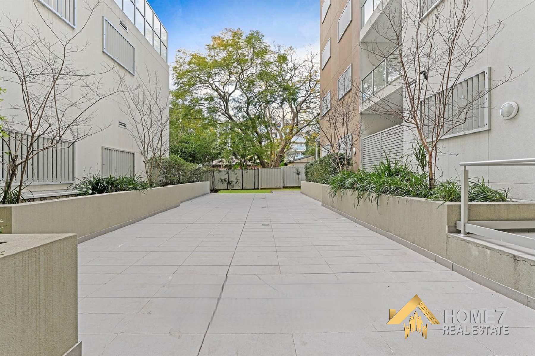 41032 CHAMBERLAIN STREET Campbelltown NSW 2560 (11).jpg