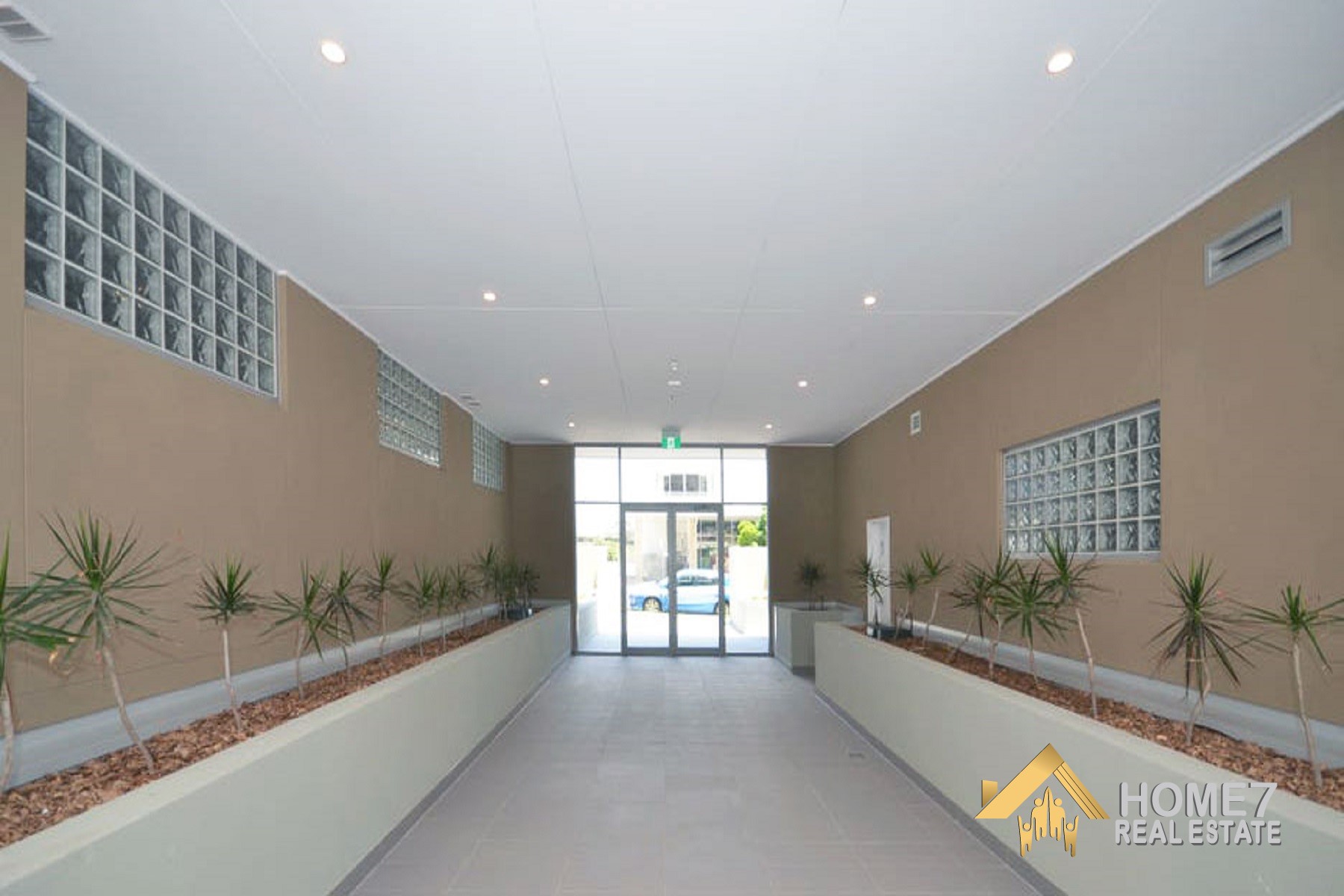 41032 CHAMBERLAIN STREET Campbelltown NSW 2560 (13).jpg