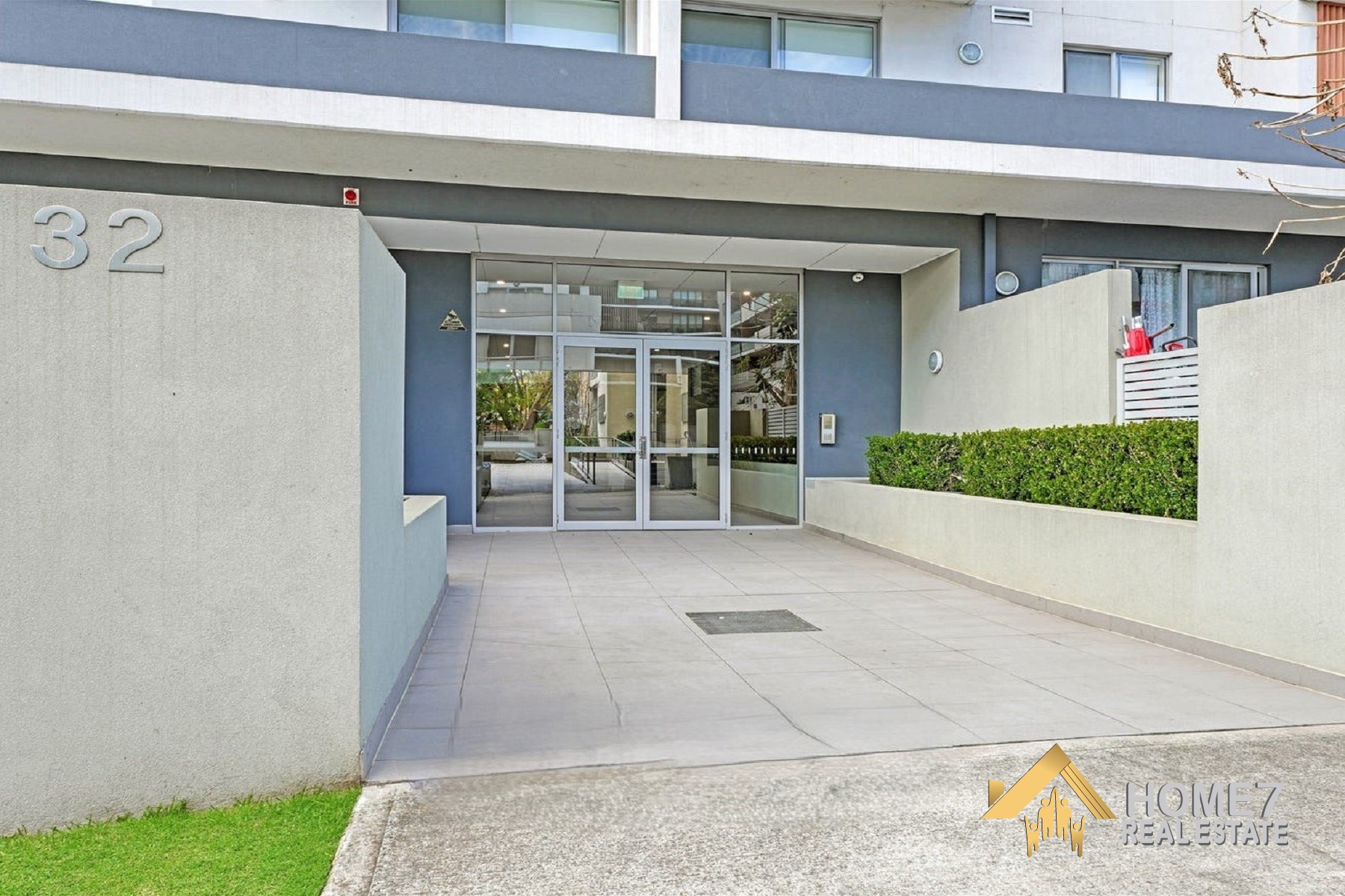 41032 CHAMBERLAIN STREET Campbelltown NSW 2560 (14).jpg