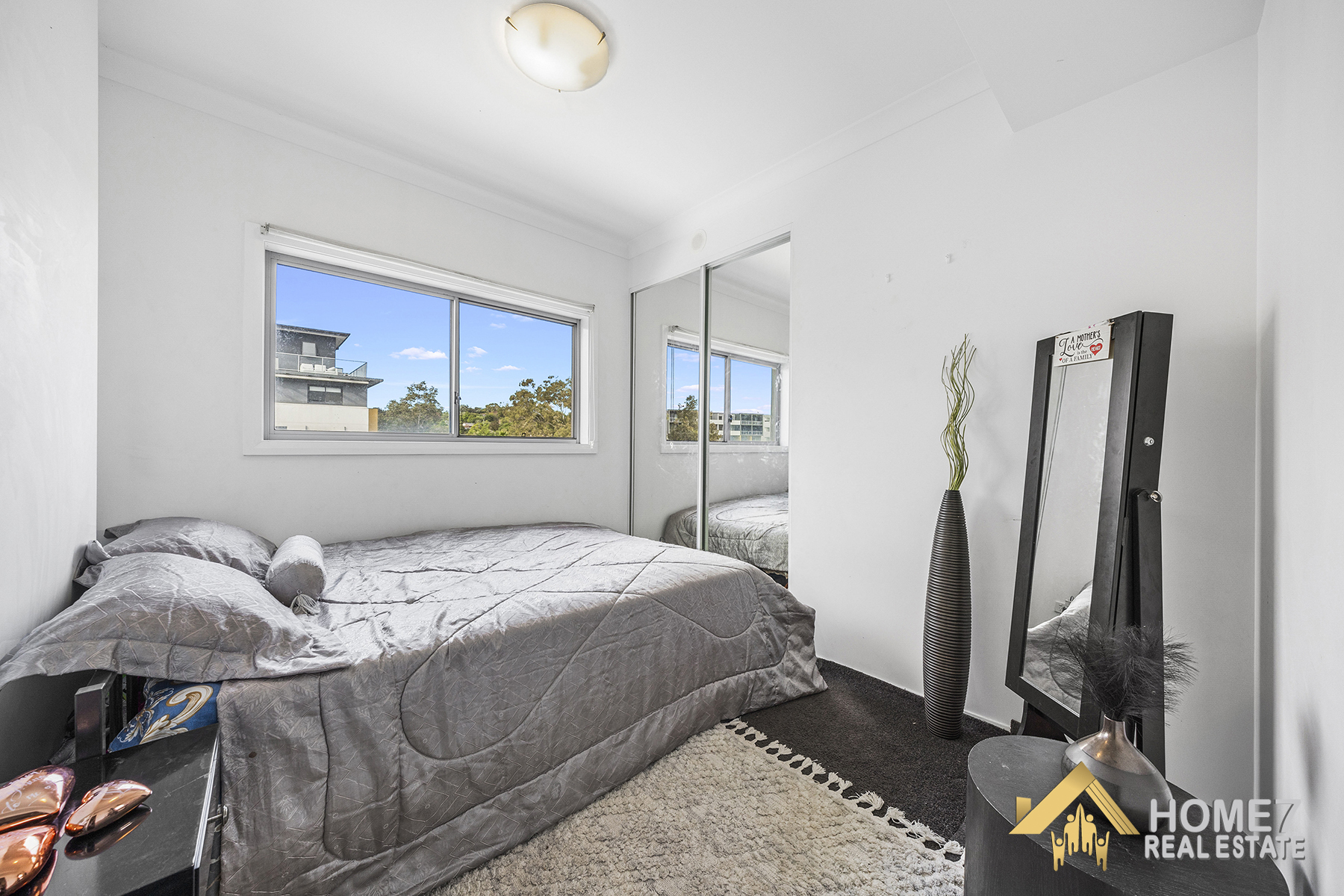 41032 CHAMBERLAIN STREET Campbelltown NSW 2560 (2).jpg