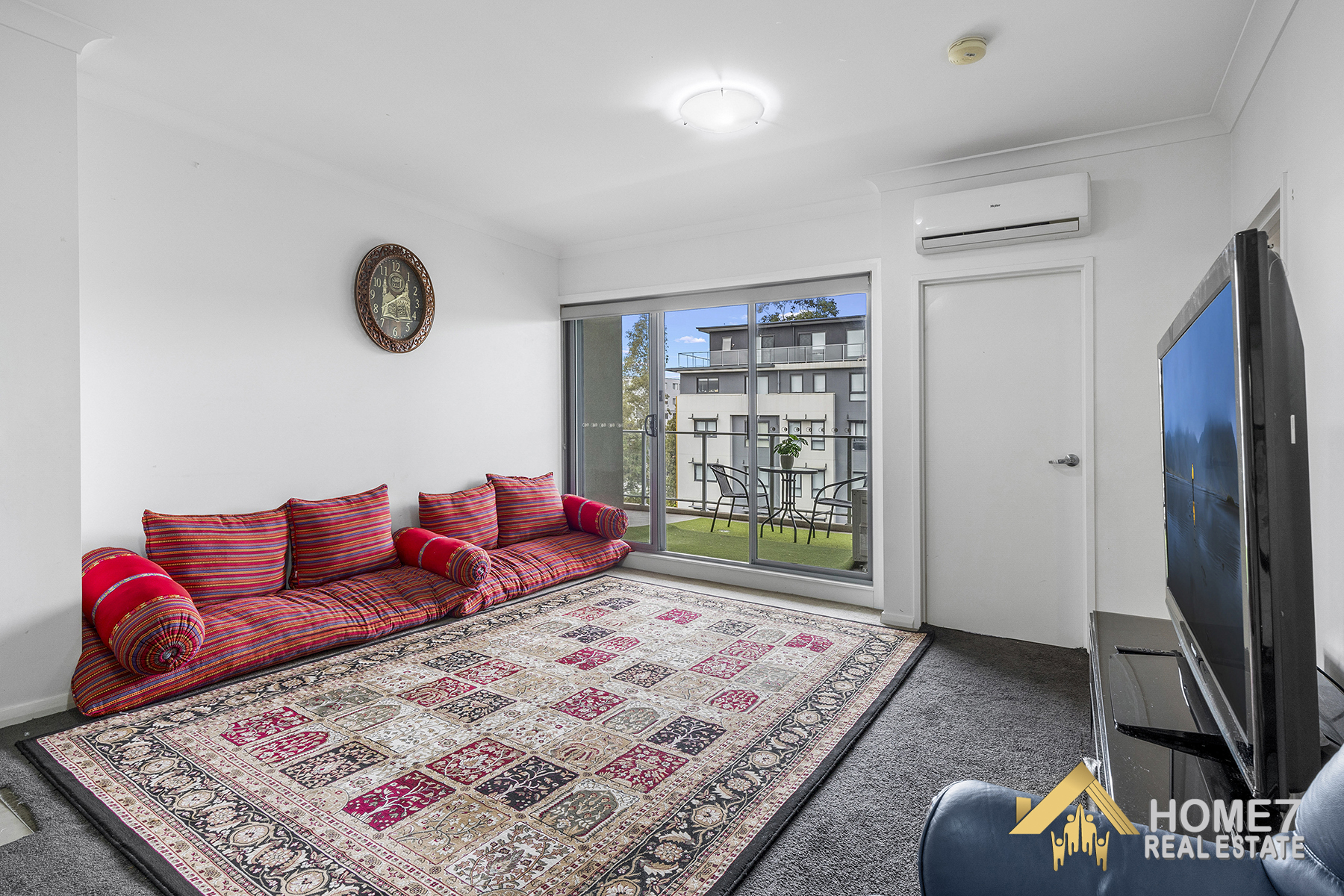 41032 CHAMBERLAIN STREET Campbelltown NSW 2560 (6).jpg