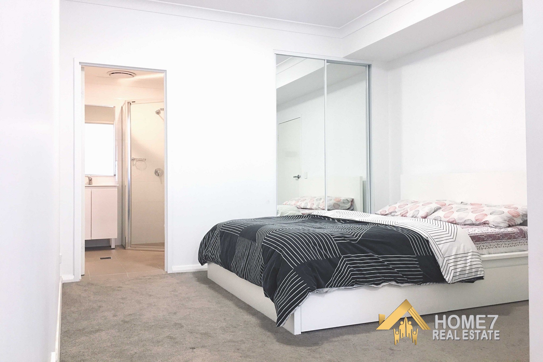 41032 CHAMBERLAIN STREET Campbelltown NSW 2560 (9).jpg