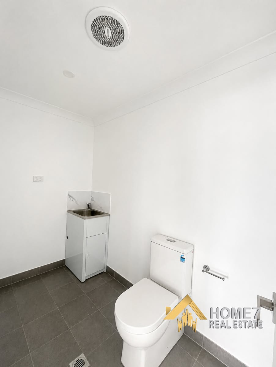 5A Lyrebird Place, Ingleburn NSW, 2565 (8).webp