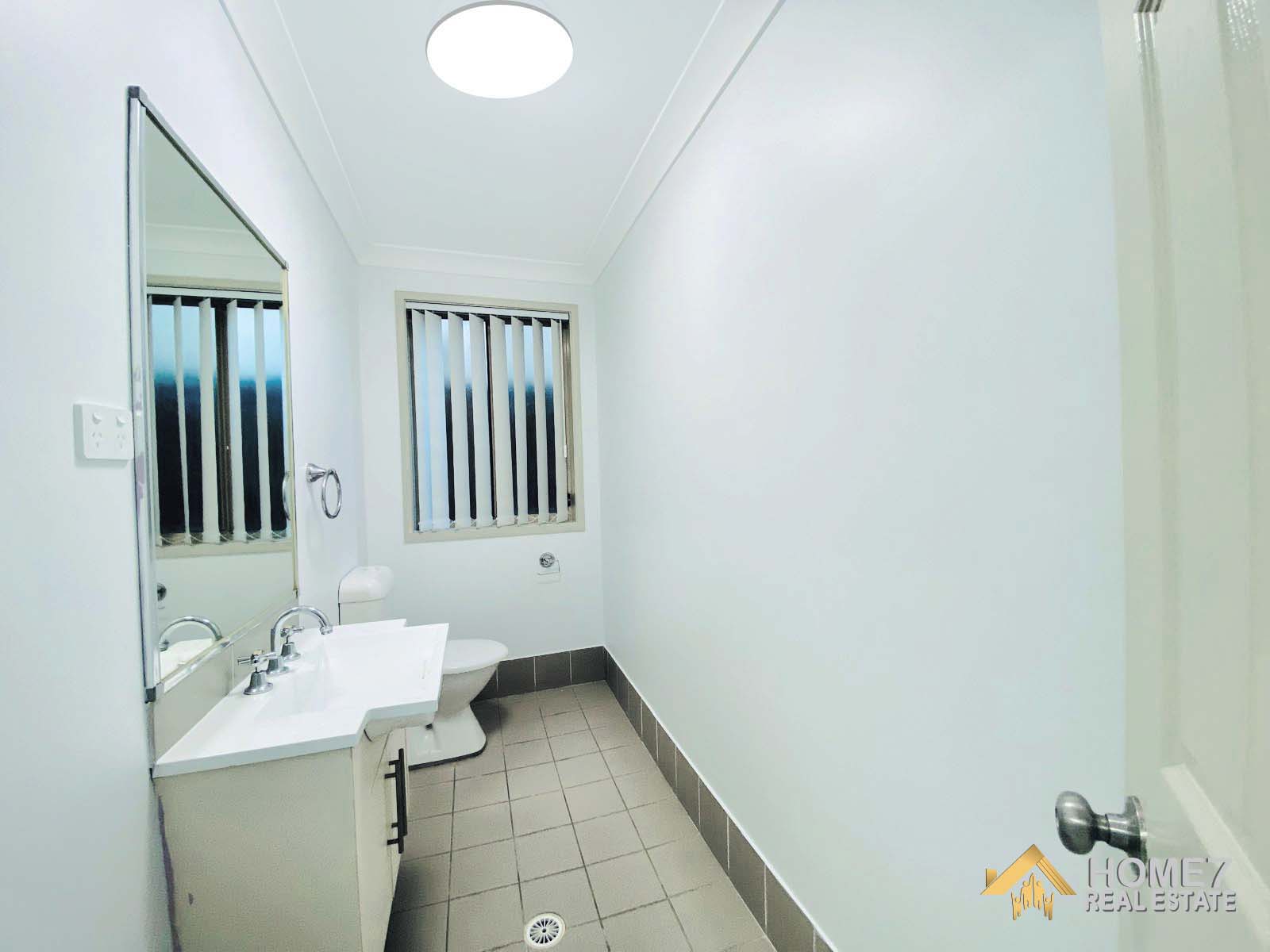 68 Stansmore Avenue Prestons NSW 2170 (7).jpeg