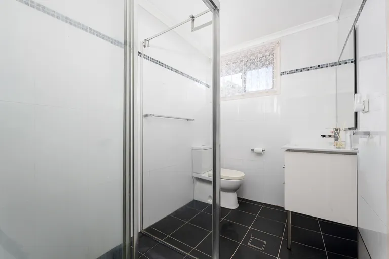 70 Gabo Crescent, Sadleir, NSW 2168 (9).webp