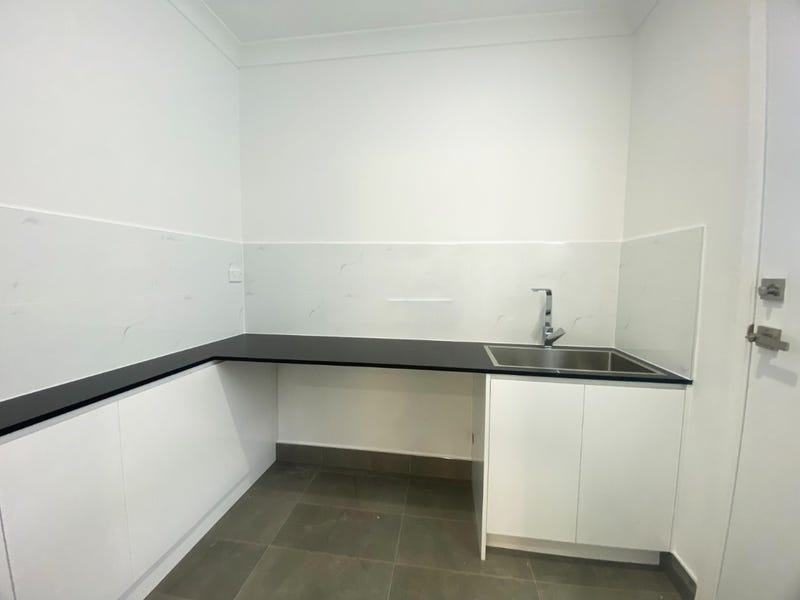 88 Fieldhouse Circuit, Campbelltown, NSW 2560 (11).jpg