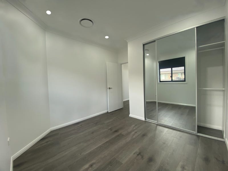 88 Fieldhouse Circuit, Campbelltown, NSW 2560 (17).jpg