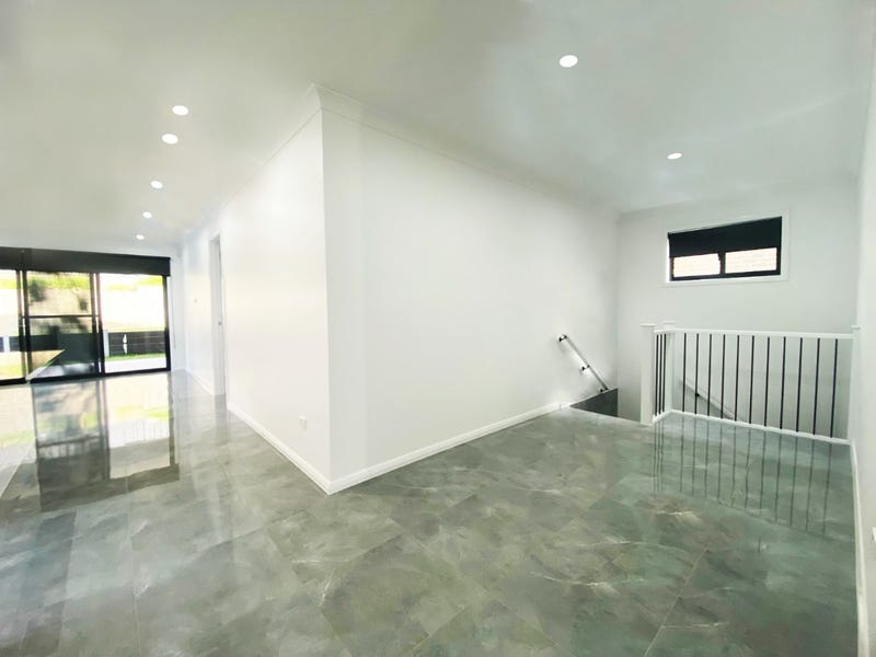 88 Fieldhouse Circuit, Campbelltown, NSW 2560 (4).jpg