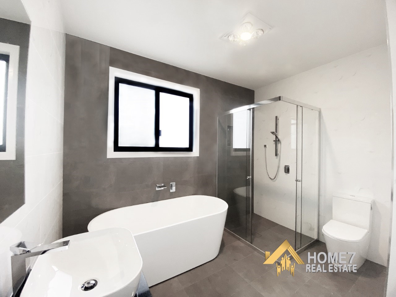 88 Fieldhouse Circuit Campbelltown NSW 2560   Home7 Real  Estate 10.jpg