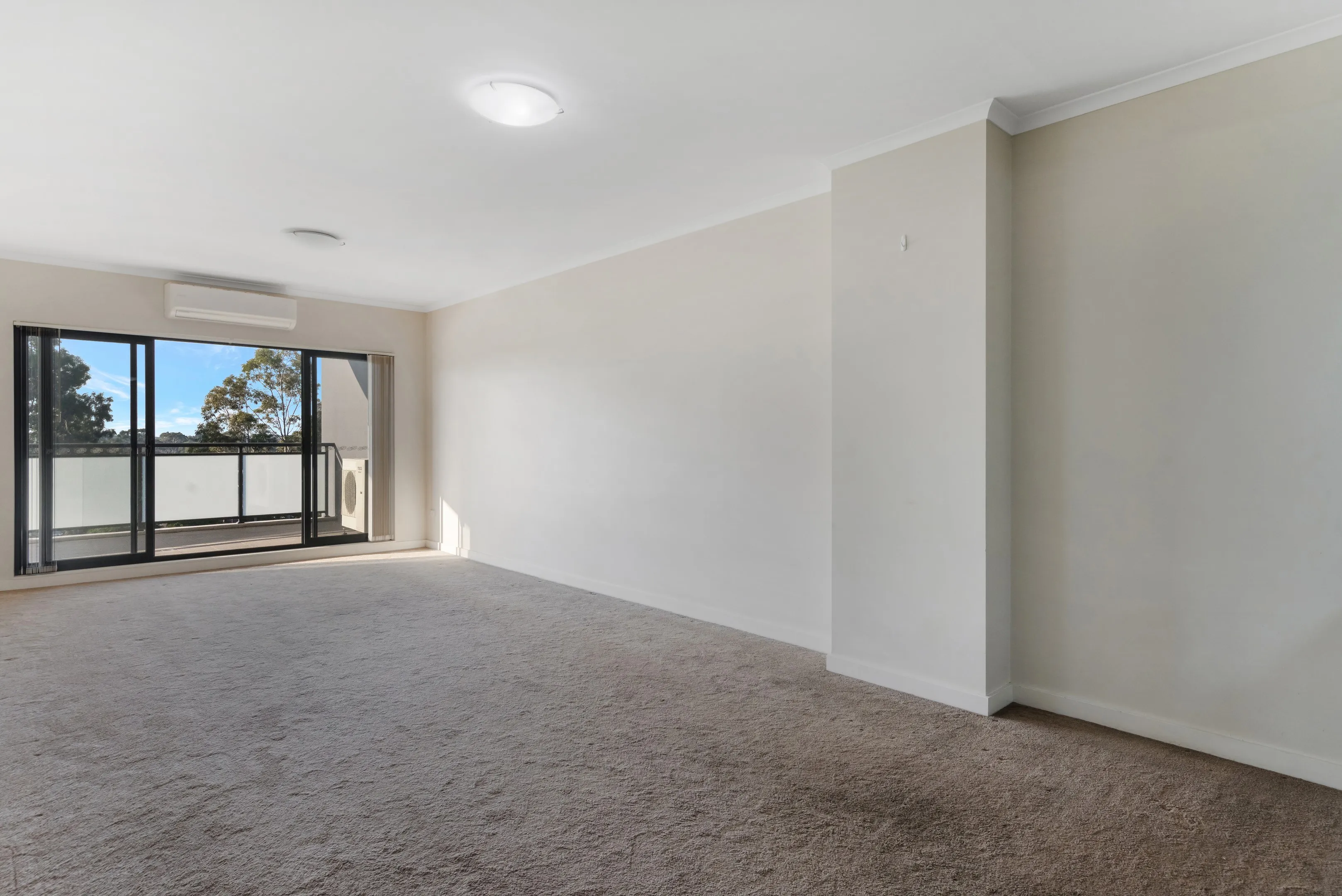 9-2-bigge-street-warwick-farm-nsw-2170 (3).webp