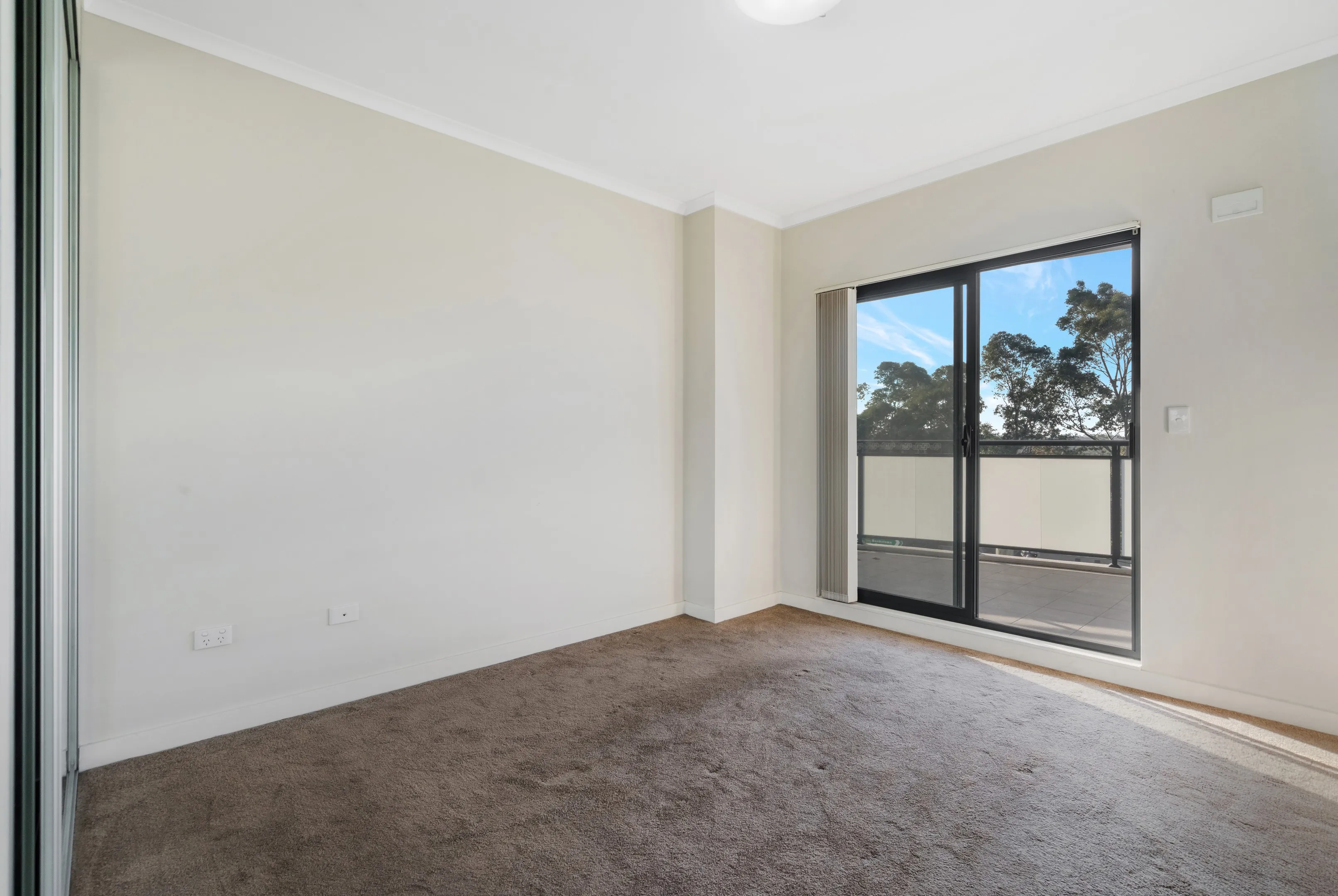 9-2-bigge-street-warwick-farm-nsw-2170 (5).webp